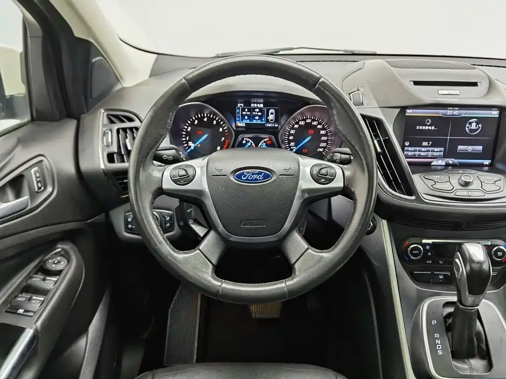 Ford Kuga 2015 — фото 11