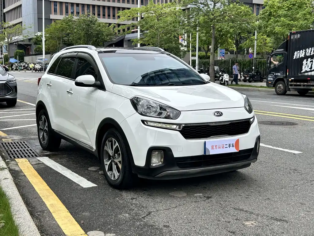 Kia KX3 2016 — фото 3