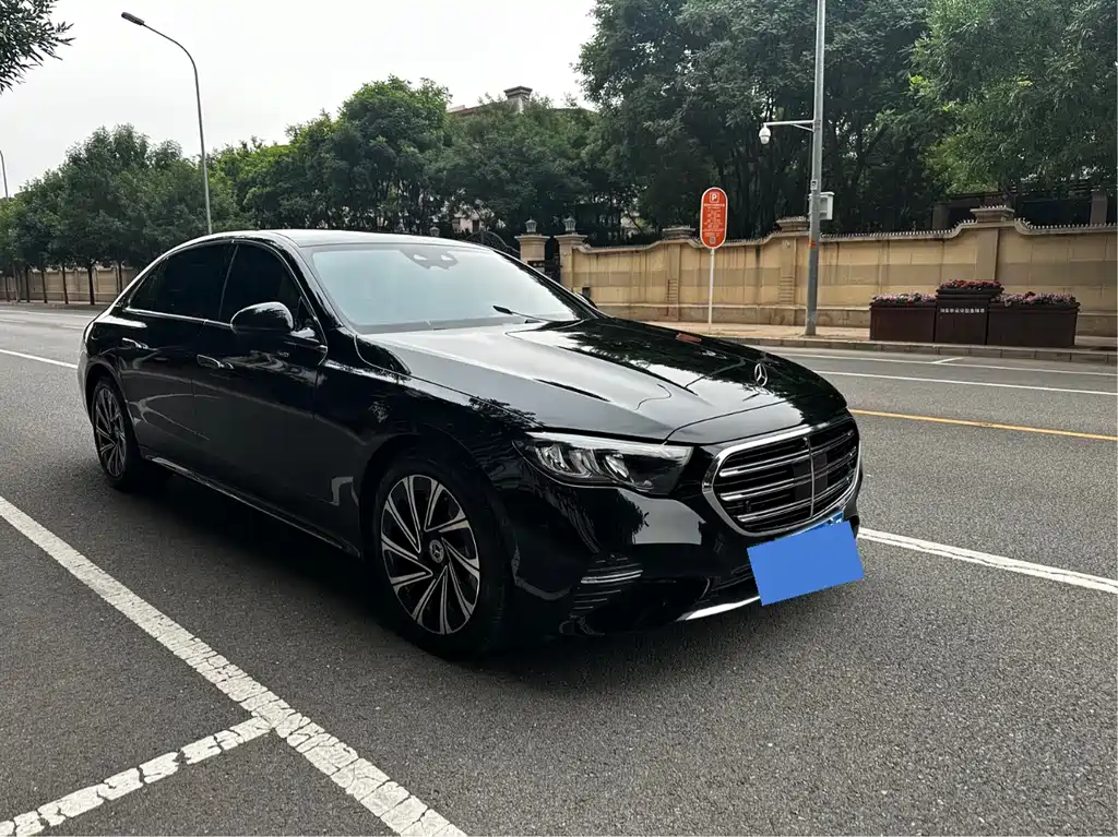 Mercedes-Benz E-Class 2025