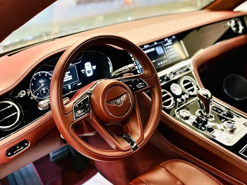 Bentley Continental 2020 — фото 16