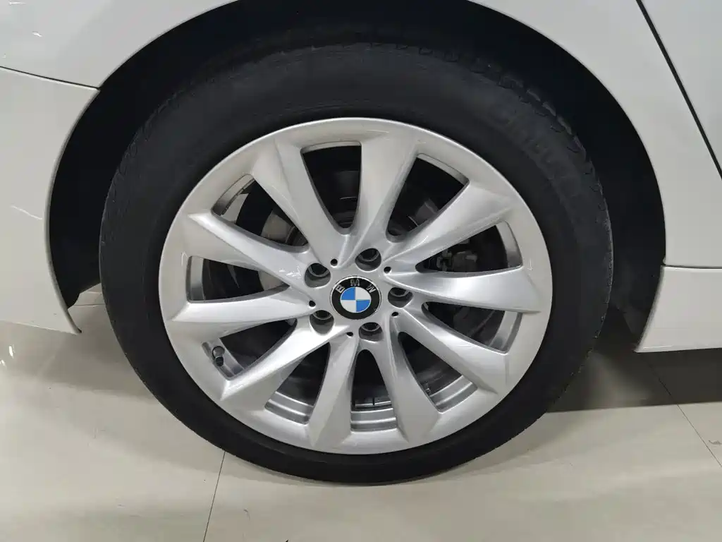 BMW 3 Series GT 2019 — фото 12