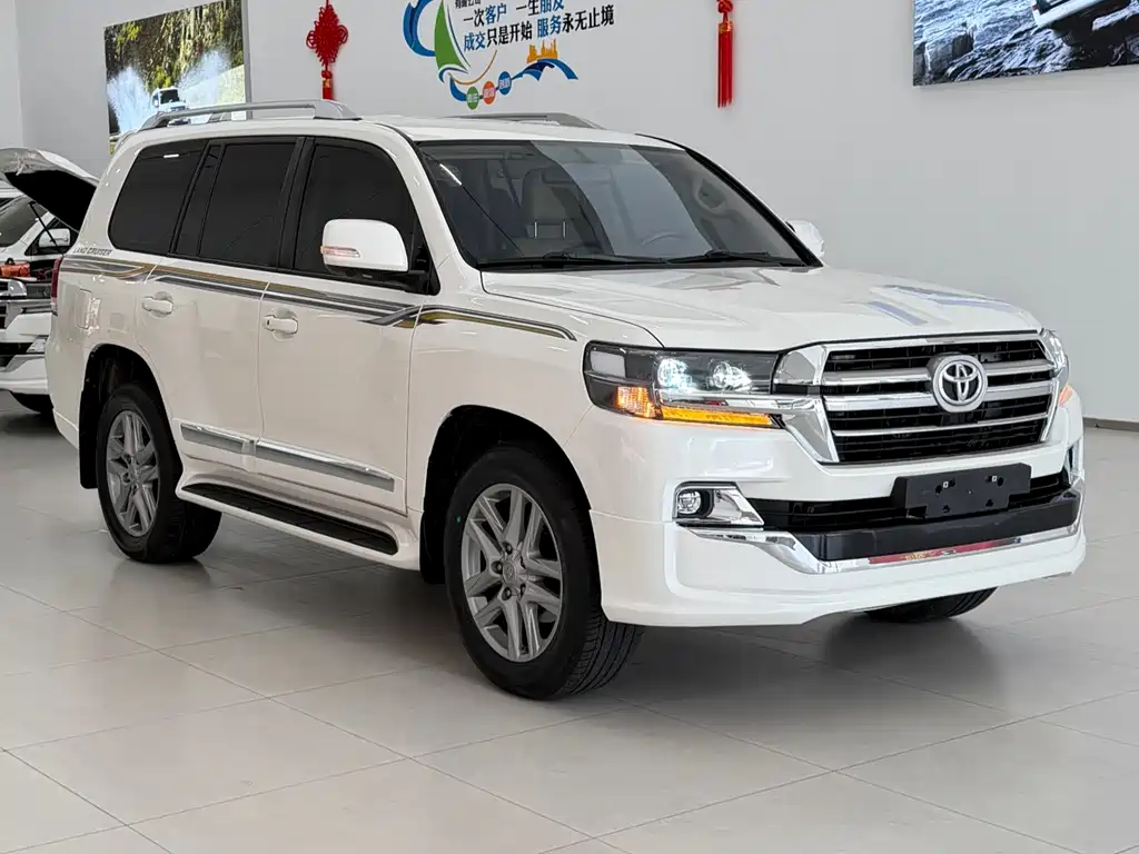Toyota Land Cruiser 2015 — фото 3