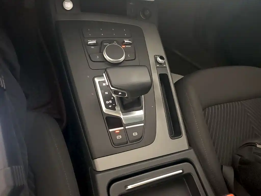 Audi Q5L 2019 — фото 14