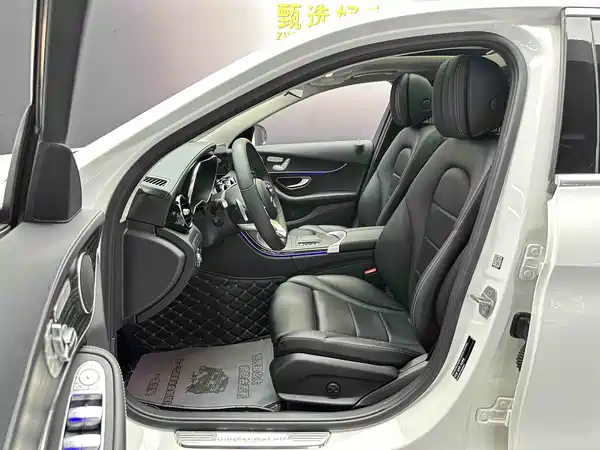 Mercedes-Benz C-Class 2021