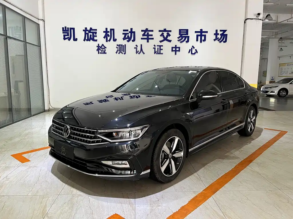 Volkswagen Magotan 2025