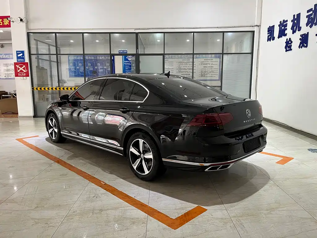 Volkswagen Magotan 2025