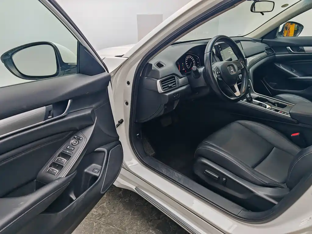 Honda Accord 2023 — фото 15