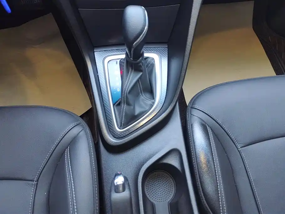 Buick Excelle 2019 — фото 16