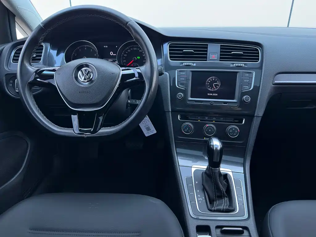Volkswagen Golf 2017 — фото 11