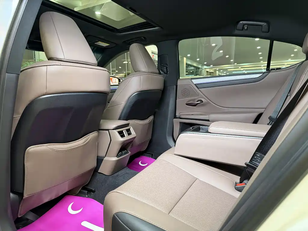 Lexus ES 2025 — фото 10