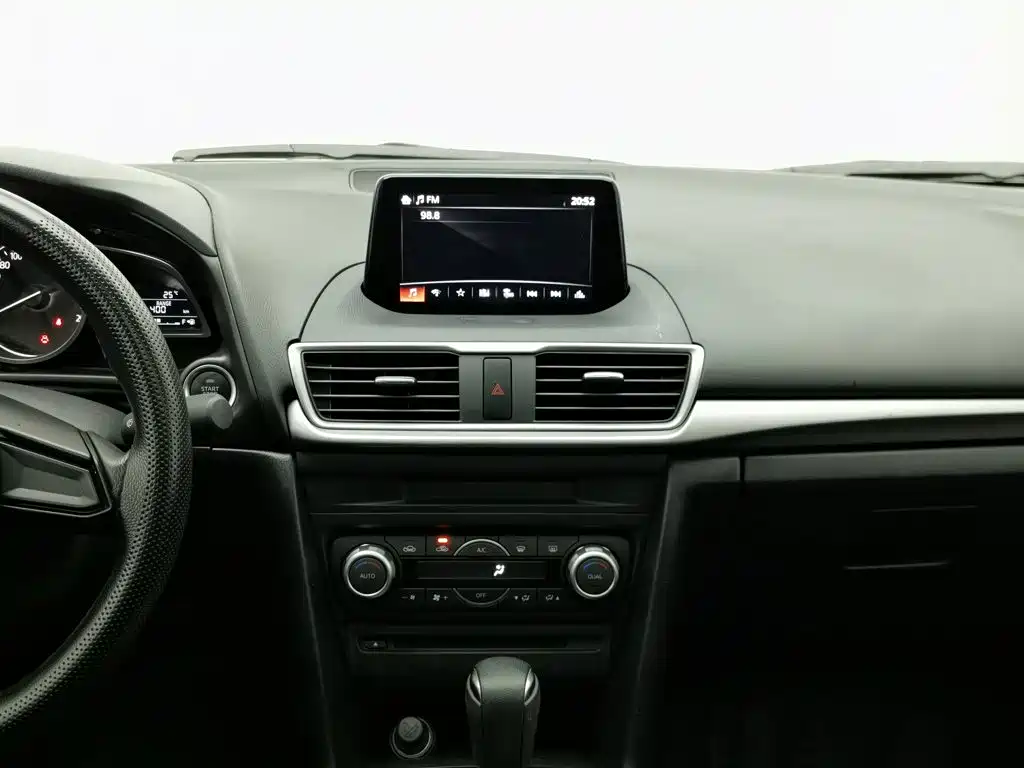 Mazda 3 Axela 2017 — фото 12
