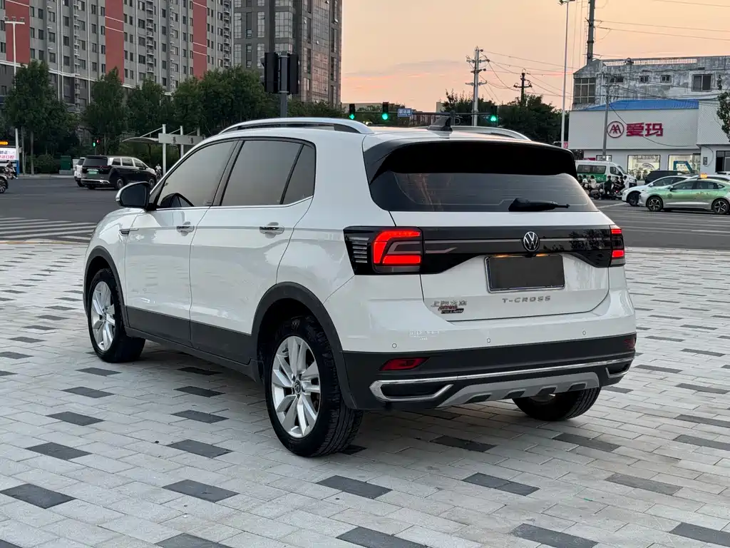 Volkswagen T-Cross 2021 — фото 9