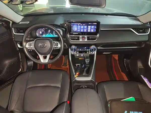 Toyota RAV4 2024