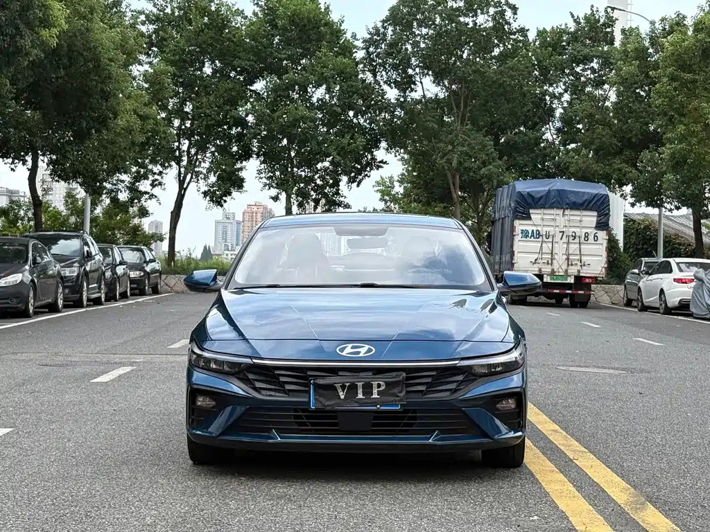 Hyundai Elantra 2024