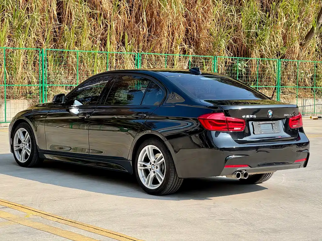 BMW 3 Series 2019 — фото 12