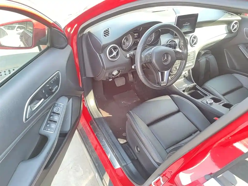 Mercedes-Benz GLA 2016 — фото 16
