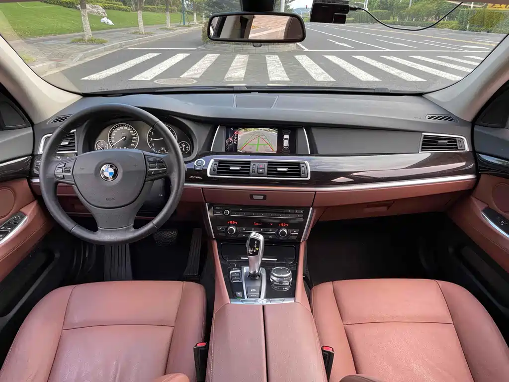 BMW 5 Series GT 2015 — фото 7