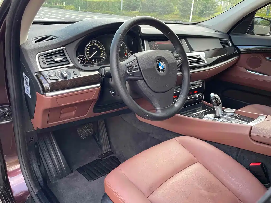 BMW 5 Series GT 2015 — фото 6