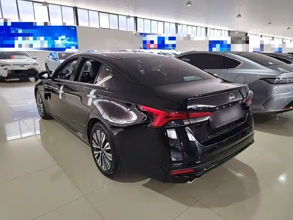 Nissan Teana 2024