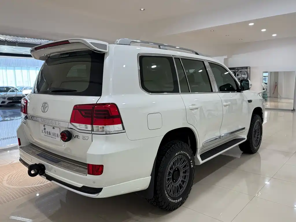 Toyota Land Cruiser 2018 — фото 20