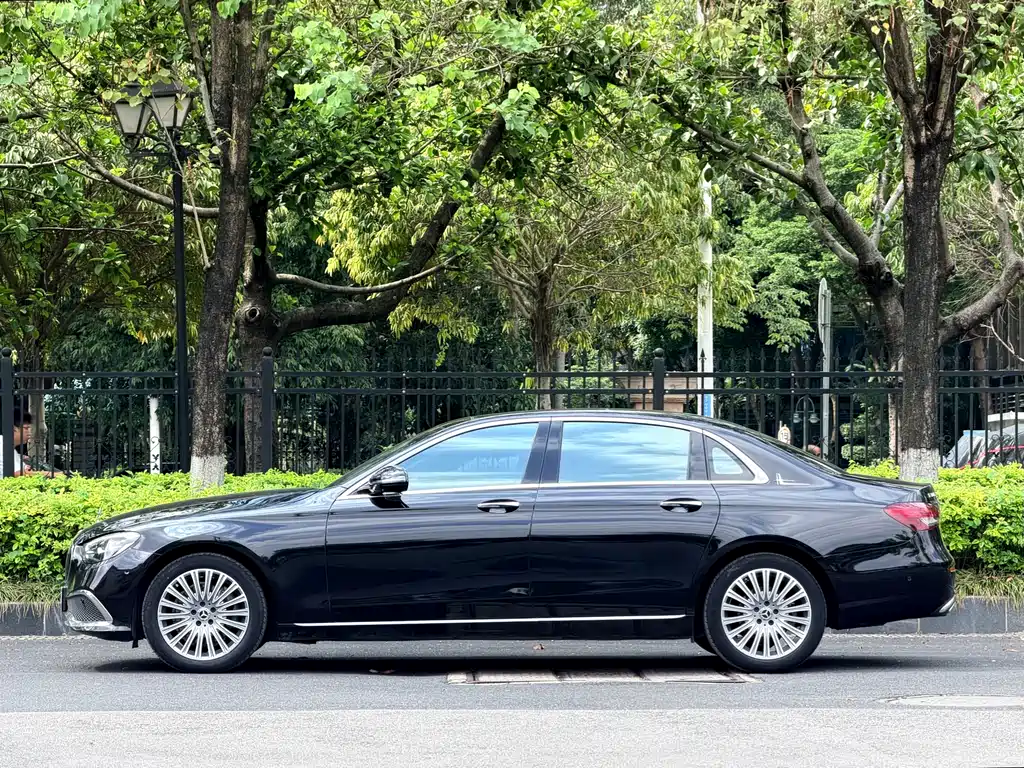 Mercedes-Benz E-Class 2023 — фото 3