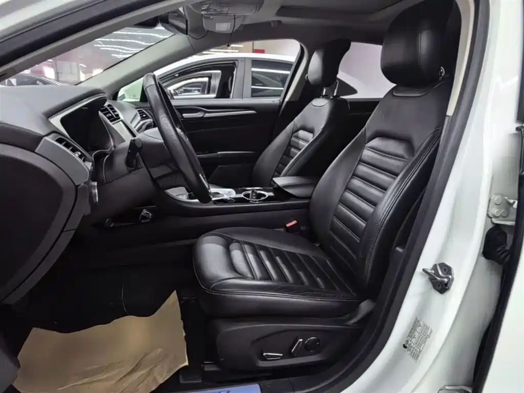 Ford Mondeo 2016 — фото 15
