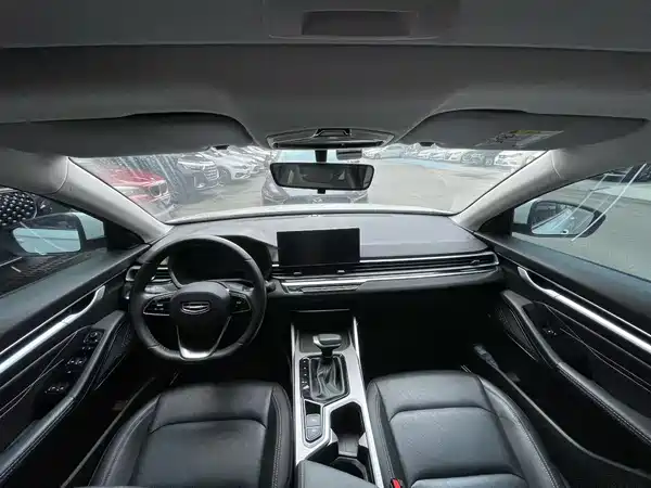 Geely Emgrand 2023