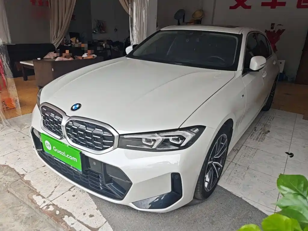 BMW 3 Series 2024 — фото 1