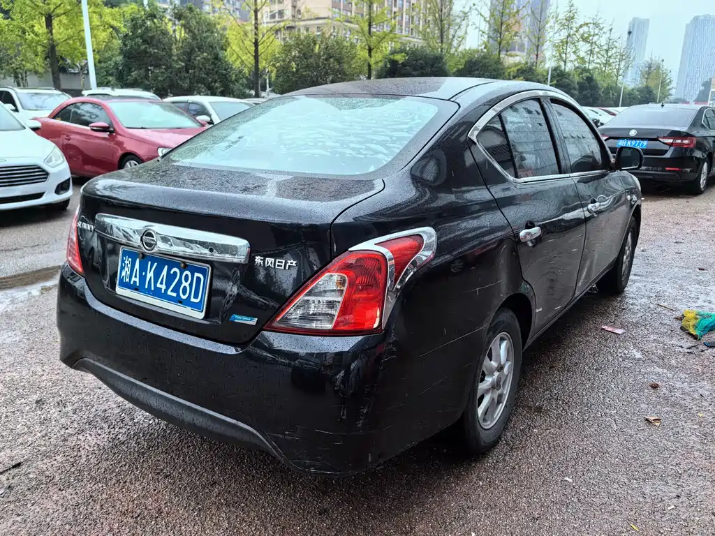 Nissan Sunny 2015 — фото 7