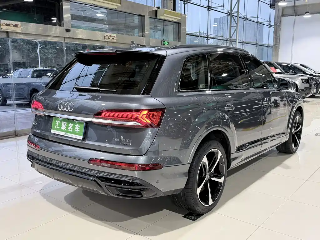 Audi Q7 2021 — фото 21
