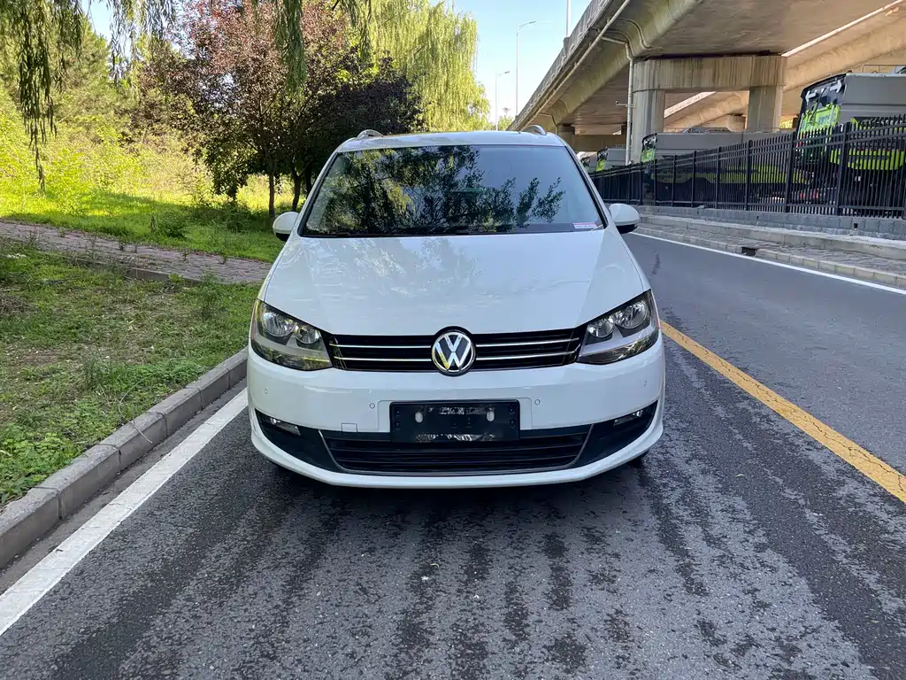 Volkswagen Sharan 2017 — фото 2