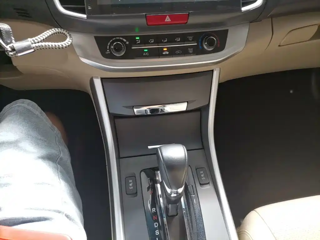 Honda Accord 2015 — фото 14