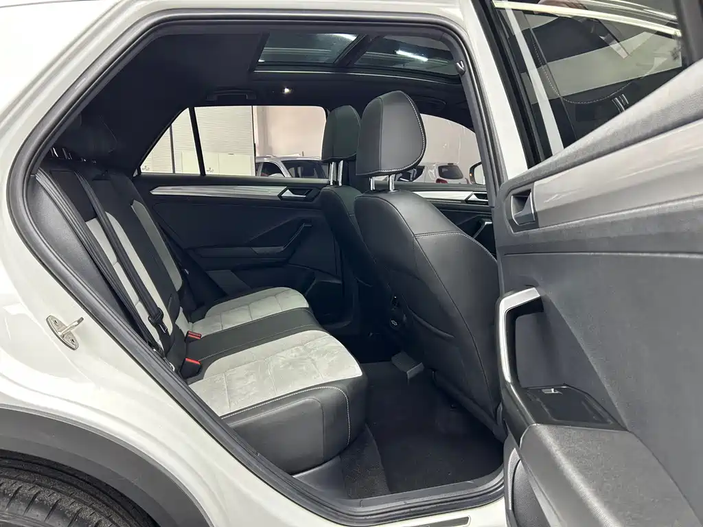 Volkswagen T-Roc 2022 — фото 20