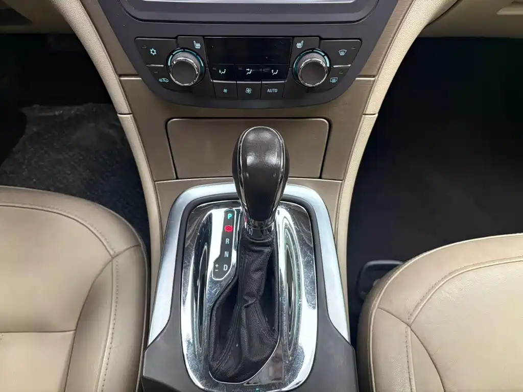Buick Regal 2013 — фото 15