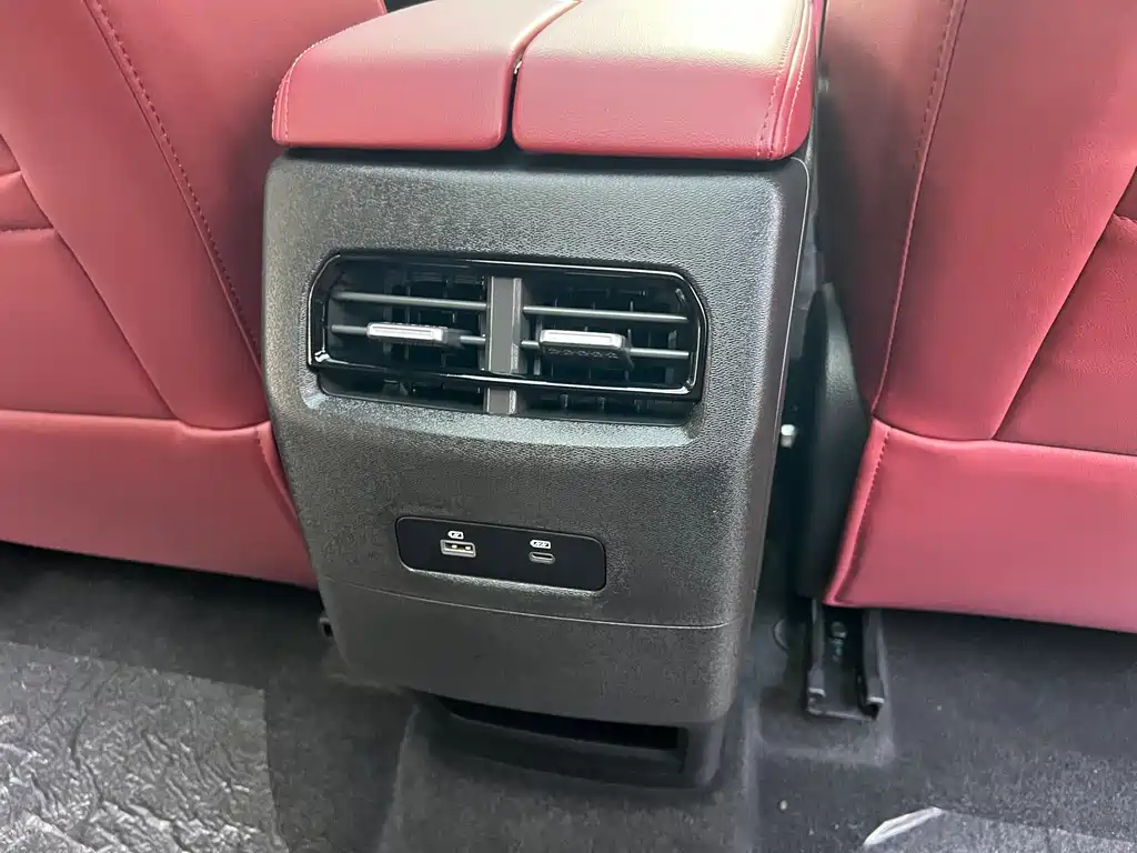 Jetour X70 PLUS 2024 — фото 14