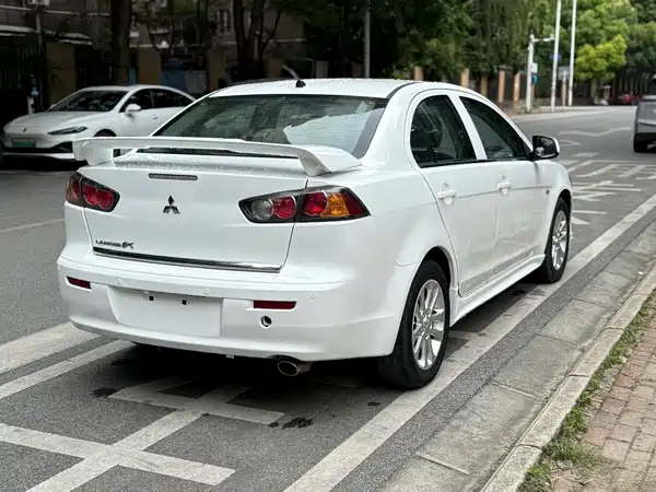 Mitsubishi Lancer EX 2012