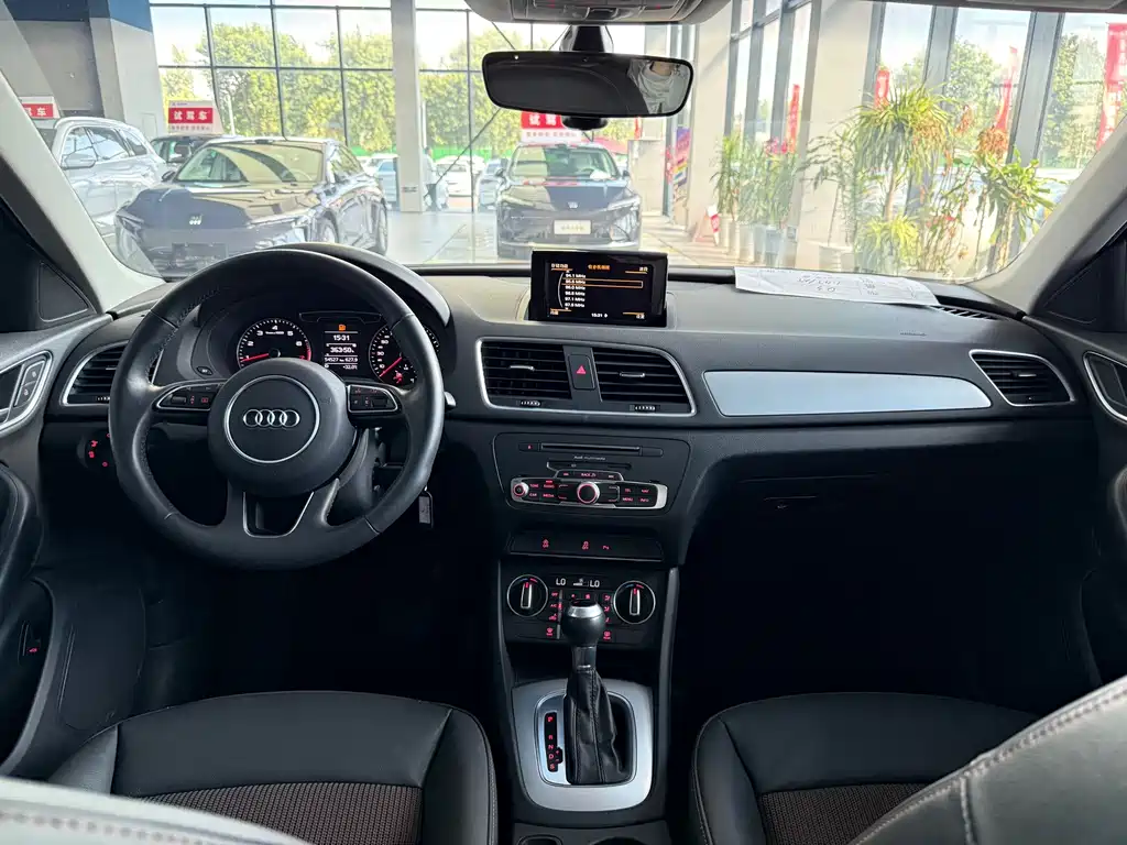 Audi Q3 2018 — фото 10