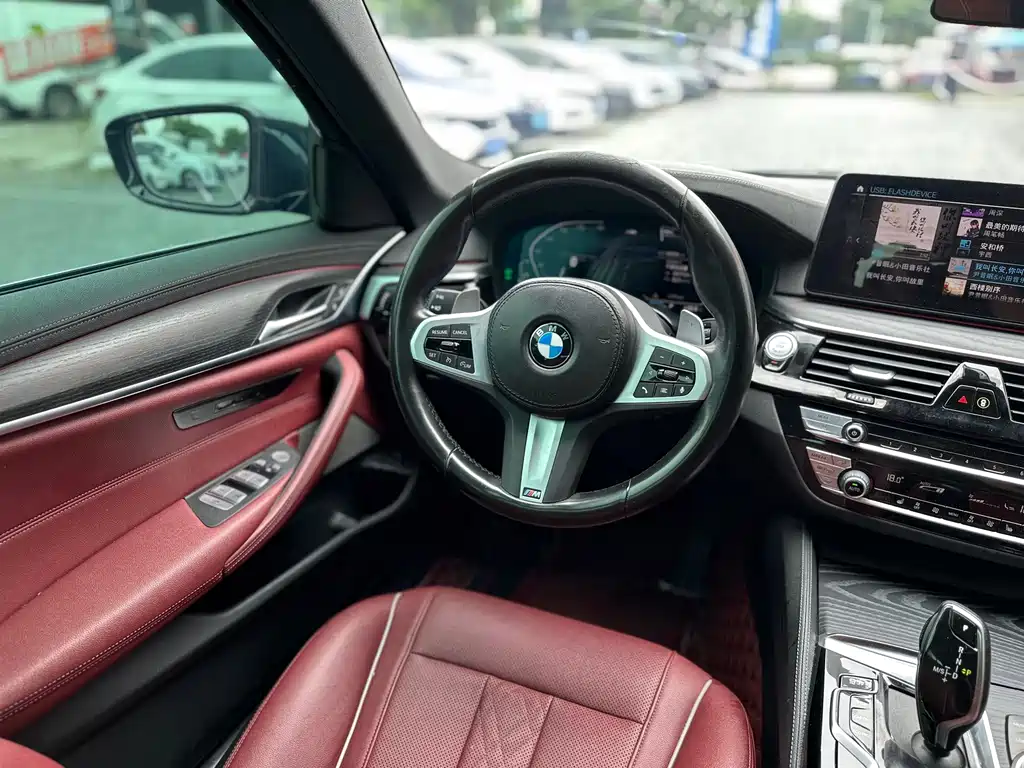 BMW 5 Series 2022 — фото 13