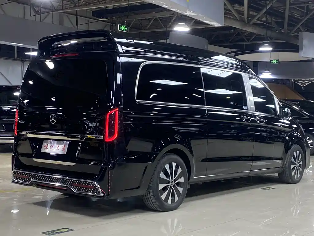 Mercedes-Benz Vito 2024 — фото 19
