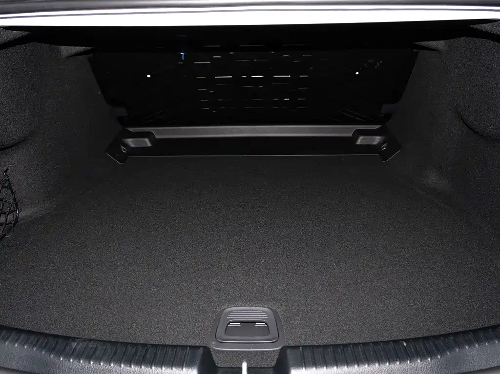 Mercedes-Benz C-Class 2023 — фото 36