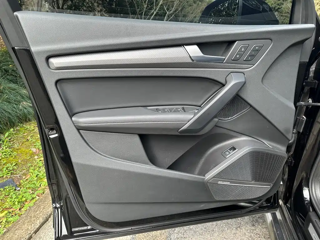 Audi Q5L 2023 — фото 13