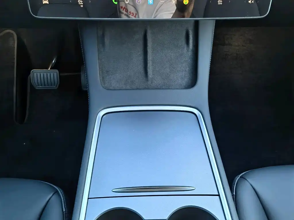 Tesla Model Y 2022 — фото 9