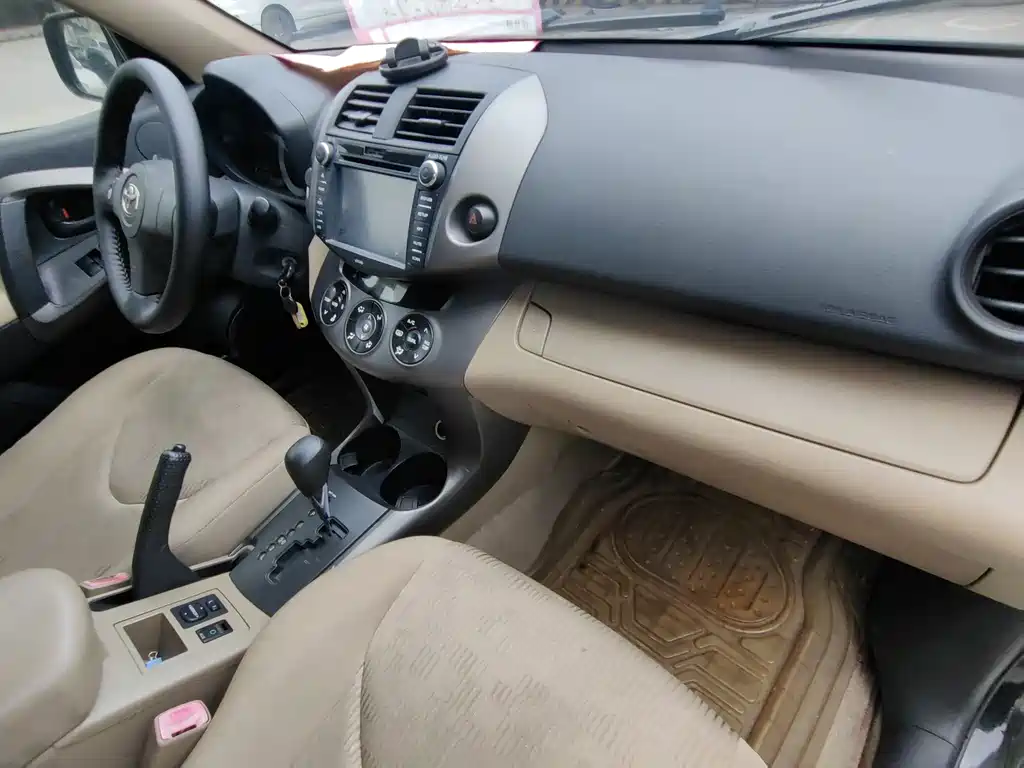 Toyota RAV4 2013 — фото 13