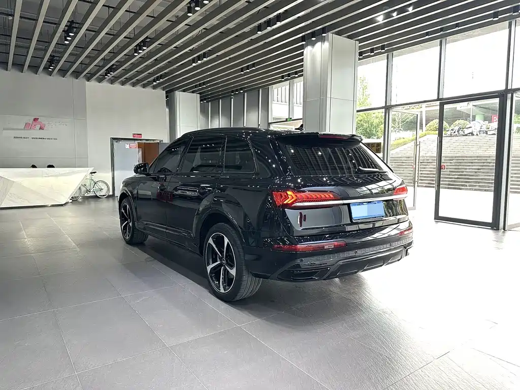 Audi Q7 2021 — фото 9