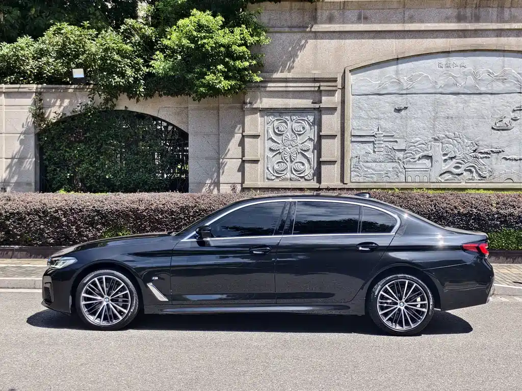BMW 5 Series 2022