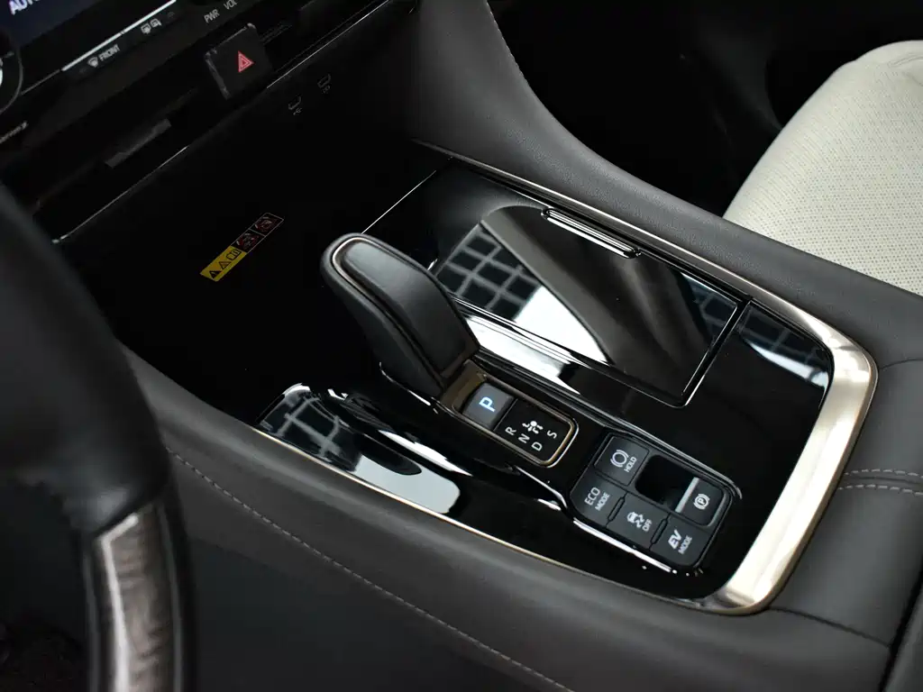Toyota Alphard 2024 — фото 15