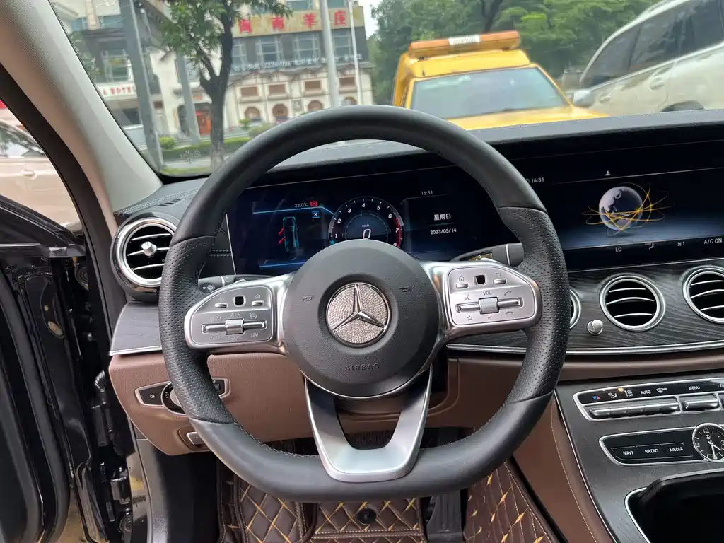 Mercedes-Benz E-Class 2021 — фото 14