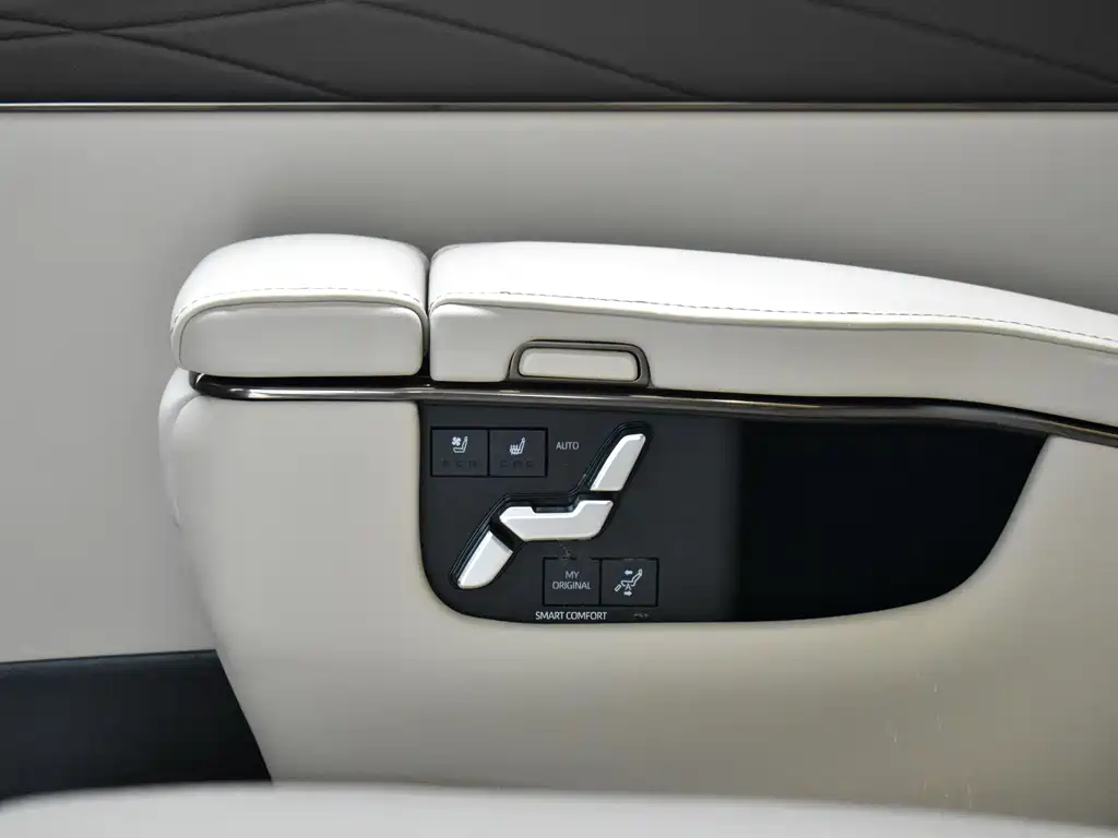 Toyota Alphard 2024 — фото 26
