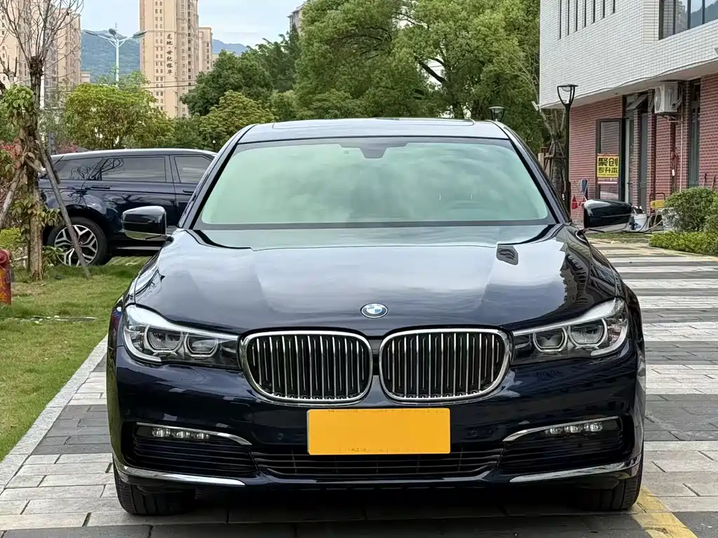 BMW 7 Series 2017 — фото 2