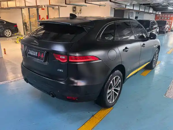 Jaguar F-PACE 2018